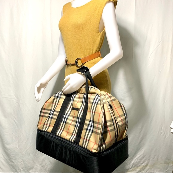 Burberry Handbags - 🛑SOLD🛑 Burberry Golf LARGE All Weather Travel Ba